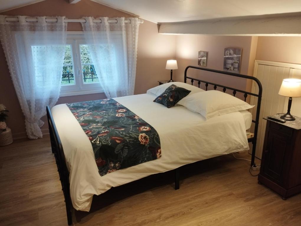 Au Coeur De Menesterol Chambre Emotion Montpon-Menesterol エクステリア 写真